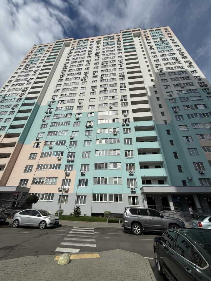 Продажа 1-комнатной квартиры 37 м², Академика Глушкова просп., 1