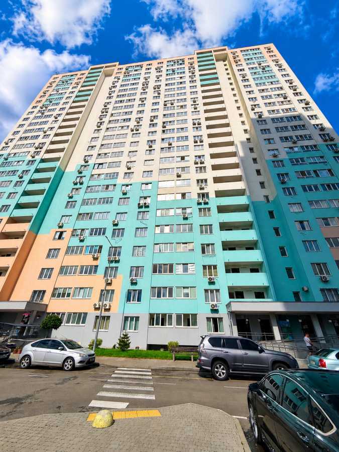 Продажа 1-комнатной квартиры 37 м², Академика Глушкова просп., 1
