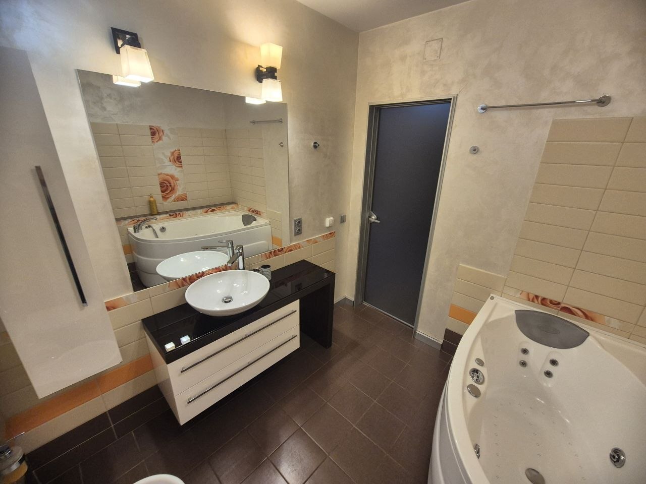 Аренда 2-комнатной квартиры 68 м², Глинки ул.