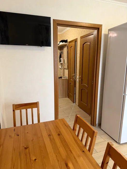 Продажа 2-комнатной квартиры 65 м², Виктора Андриевского ул.