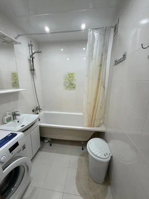 Продажа 2-комнатной квартиры 65 м², Виктора Андриевского ул.