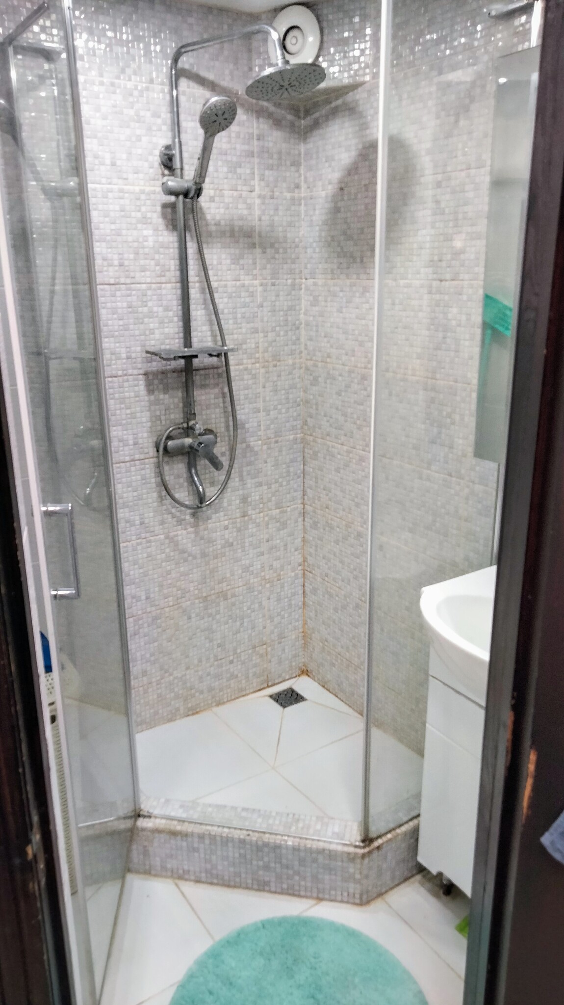 Продажа 3-комнатной квартиры 61.7 м², Днепровская наб., 7А