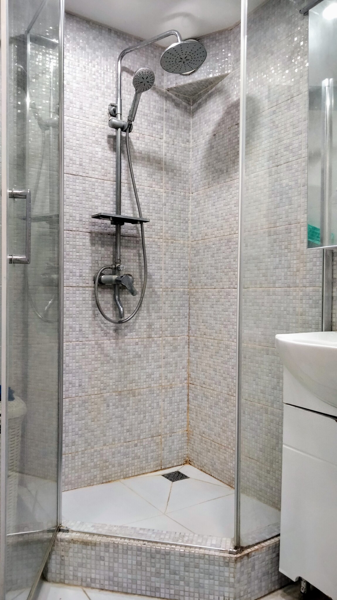 Продажа 3-комнатной квартиры 61.7 м², Днепровская наб., 7А