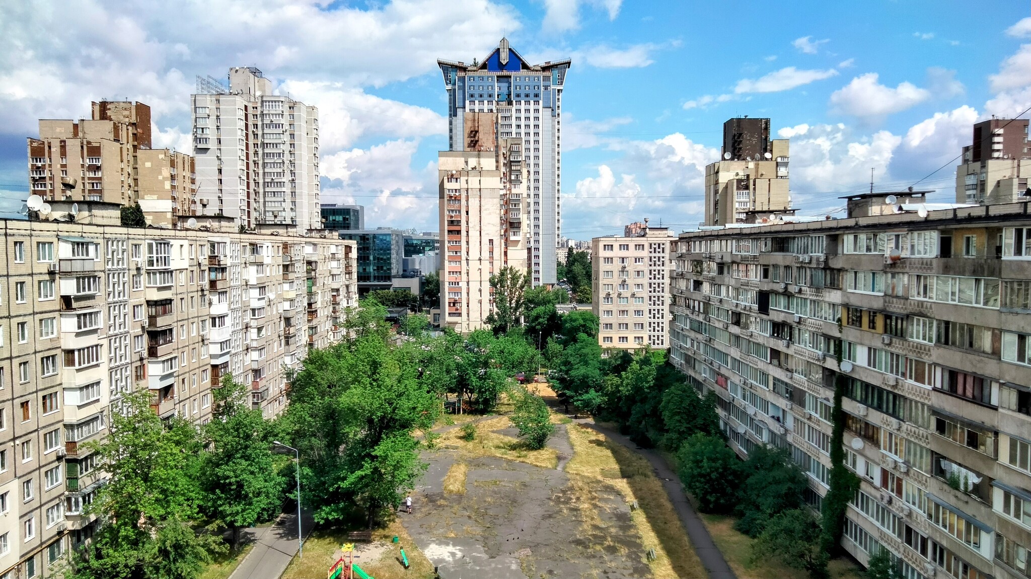 Продажа 3-комнатной квартиры 61.7 м², Днепровская наб., 7А