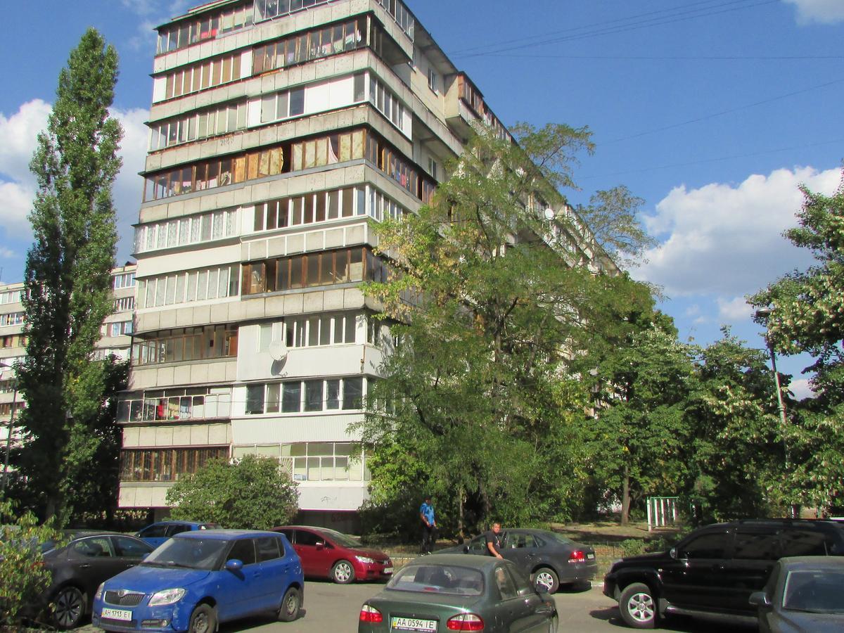 Продажа 3-комнатной квартиры 61.7 м², Днепровская наб., 7А