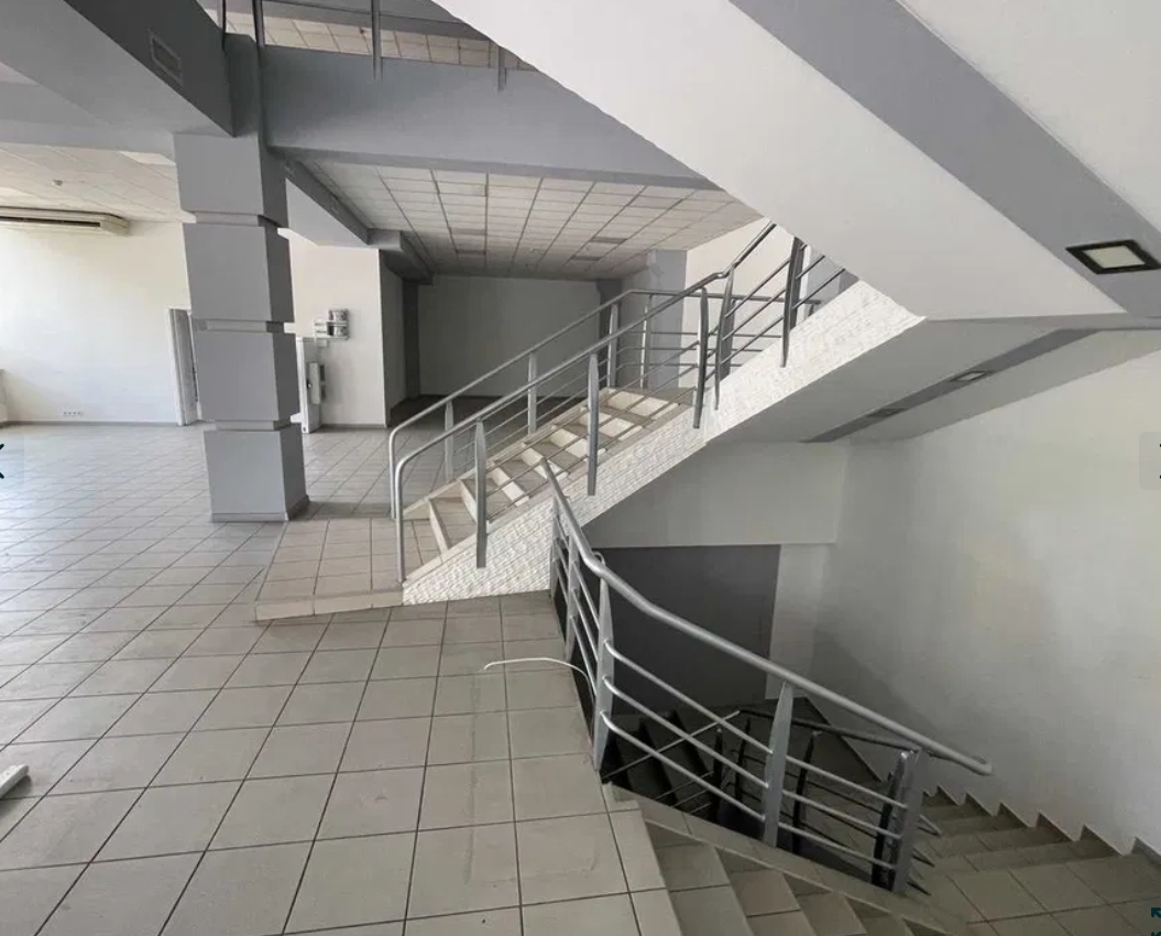 Оренда офісу 1050 м², Балківська вул.