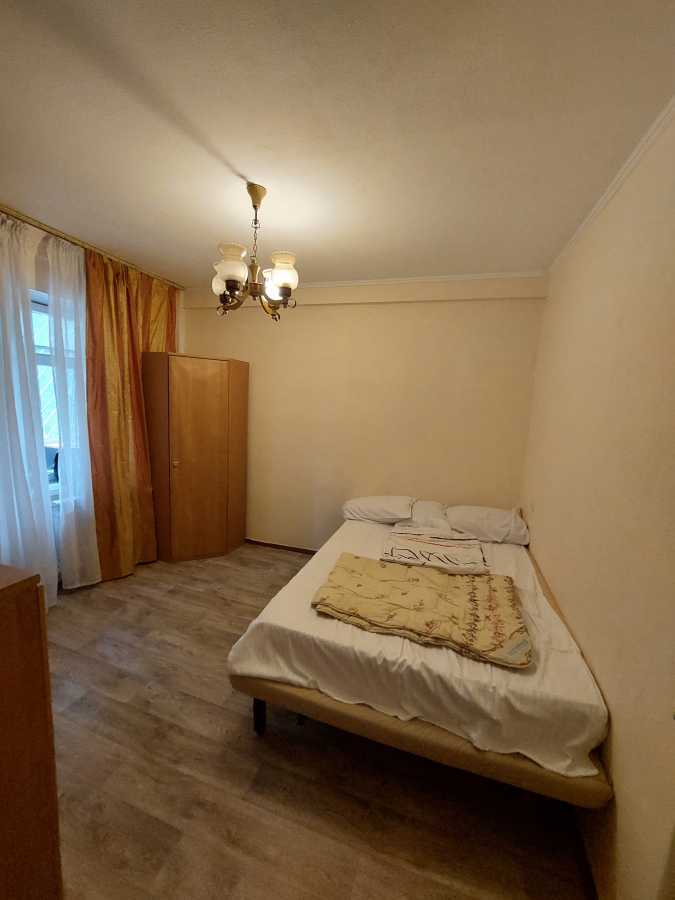 Оренда 1-кімнатної квартири 20 м², Мілютенка вул., 44Б