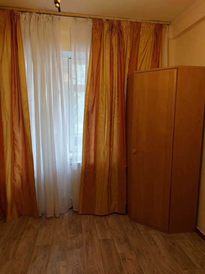 Оренда 1-кімнатної квартири 20 м², Мілютенка вул., 44Б