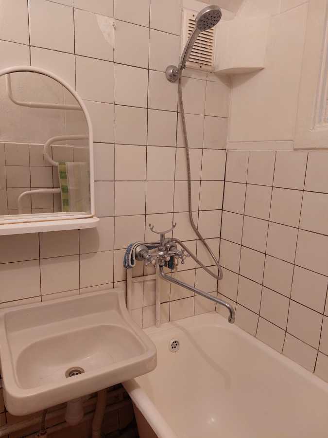 Оренда 1-кімнатної квартири 20 м², Мілютенка вул., 44Б