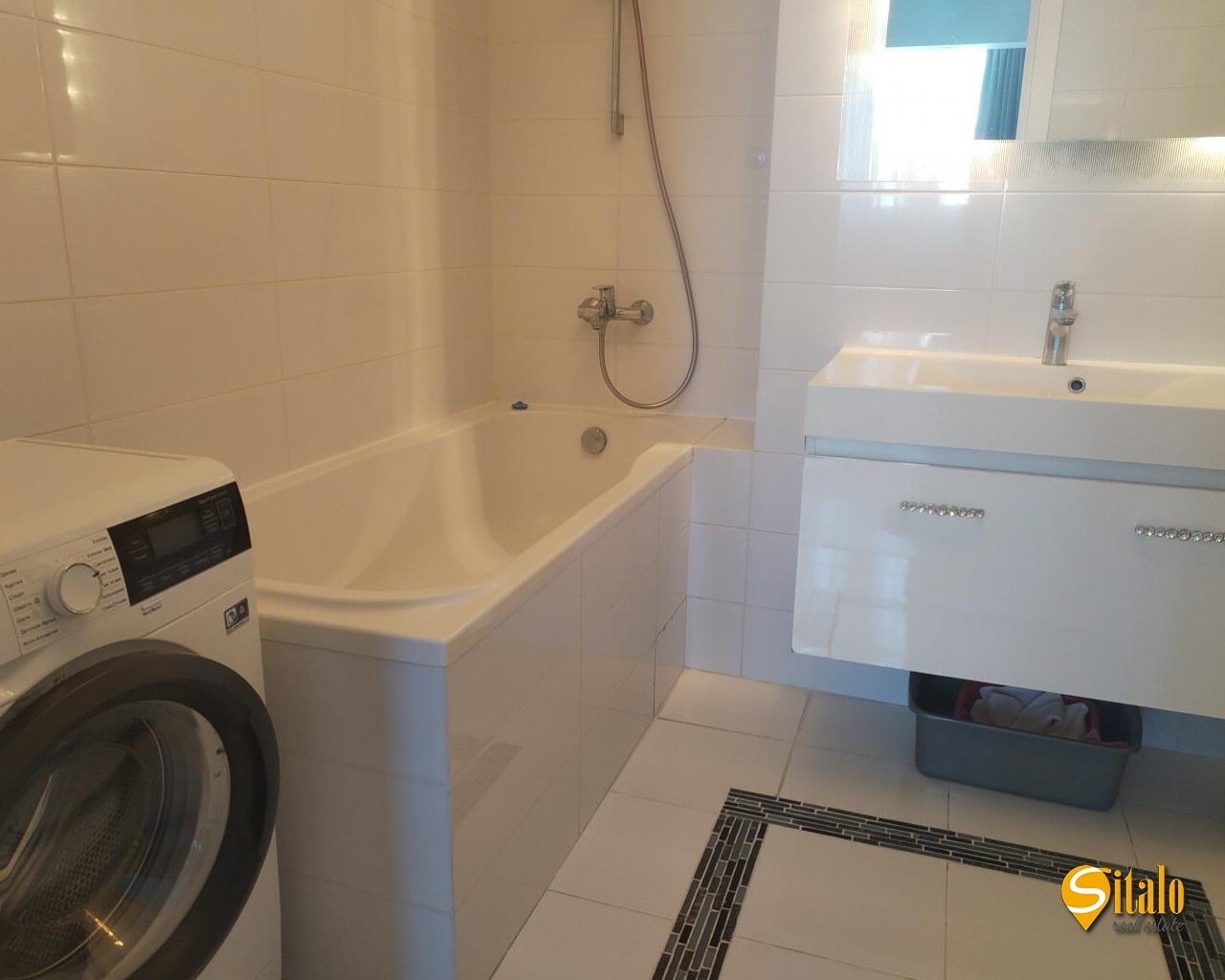 Продажа 2-комнатной квартиры 57 м², Днепровская наб., 19А