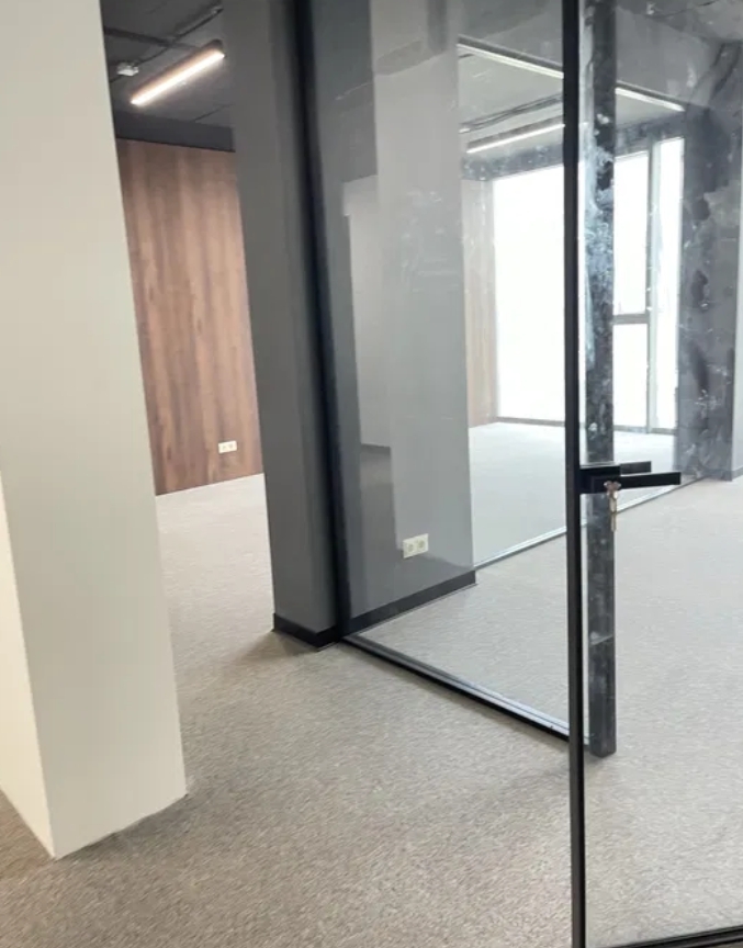 Оренда офісу 1320 м², Грушевского Михаила вул.