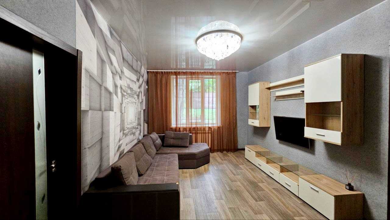 Продажа 3-комнатной квартиры 70 м², Аношкина просп., 60