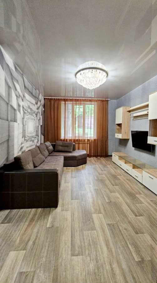 Продажа 3-комнатной квартиры 70 м², Аношкина просп., 60