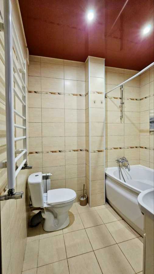 Продажа 3-комнатной квартиры 70 м², Аношкина просп., 60
