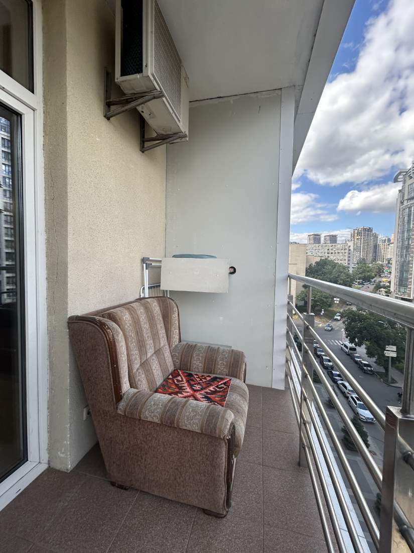 Аренда 1-комнатной квартиры 43 м², Академика Филатова ул., 2/1
