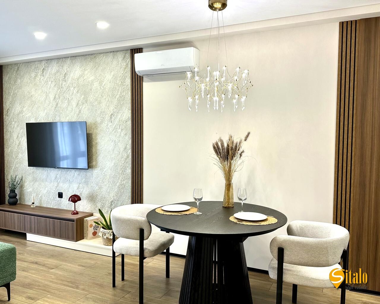 Продажа 2-комнатной квартиры 41.1 м², Михаила Максимовича ул.