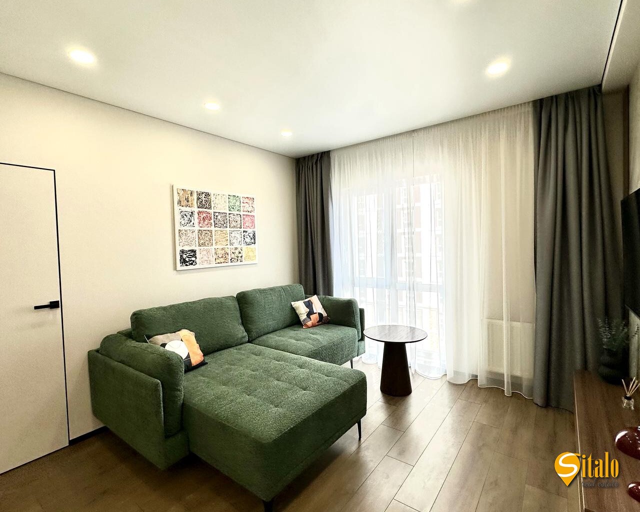 Продажа 2-комнатной квартиры 41.1 м², Михаила Максимовича ул.