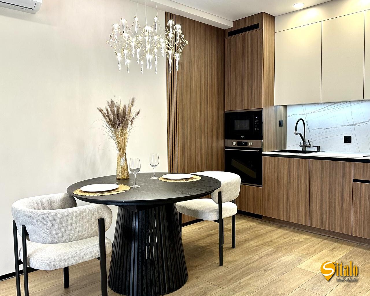Продажа 2-комнатной квартиры 41.1 м², Михаила Максимовича ул.