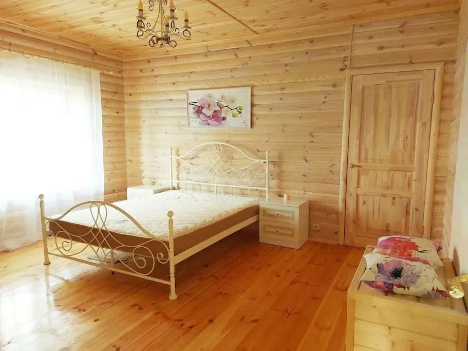 Оренда будинку 200 м²