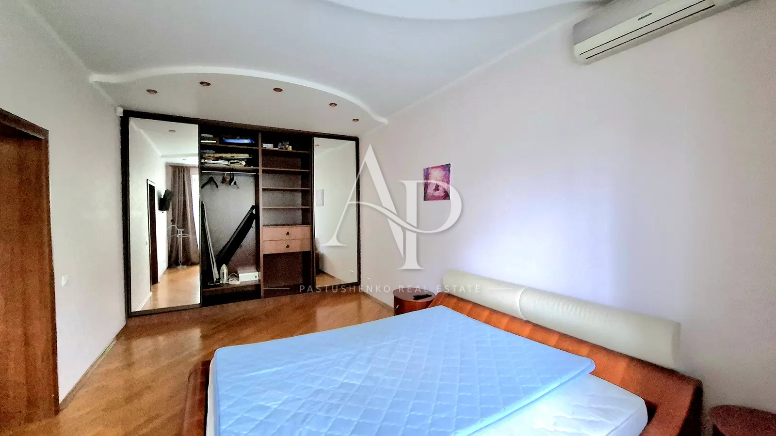 Продажа 3-комнатной квартиры 100 м², Митрополита Василия Липковского ул., 40
