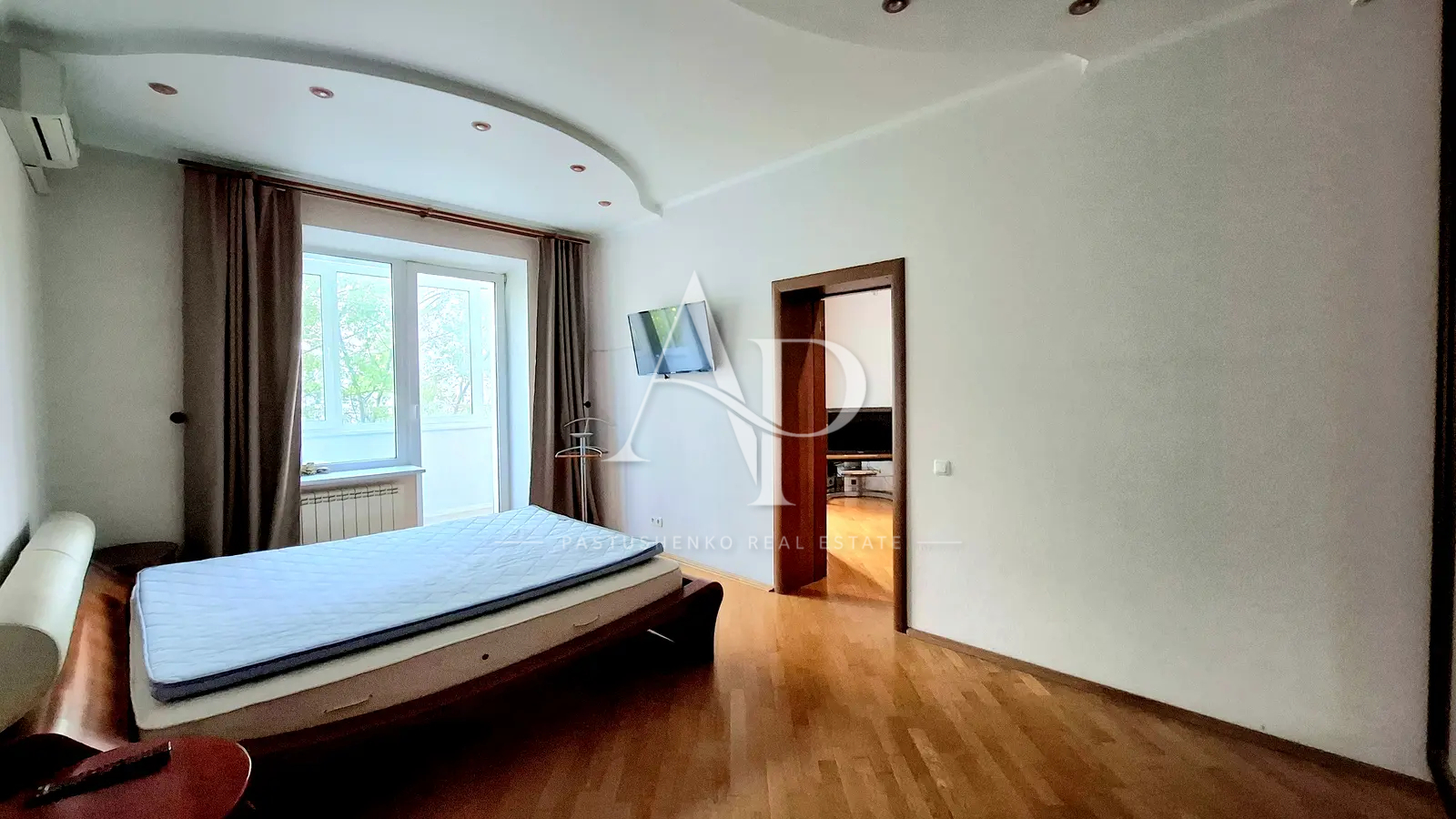 Продажа 3-комнатной квартиры 100 м², Митрополита Василия Липковского ул., 40