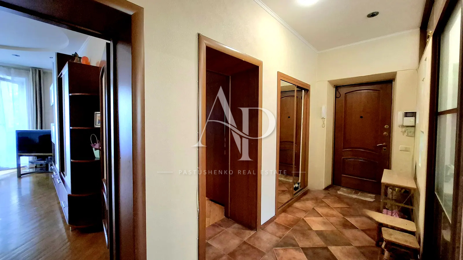 Продажа 3-комнатной квартиры 100 м², Митрополита Василия Липковского ул., 40