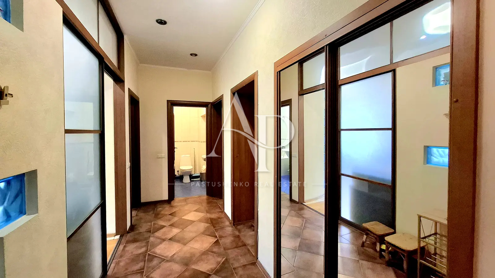 Продажа 3-комнатной квартиры 100 м², Митрополита Василия Липковского ул., 40