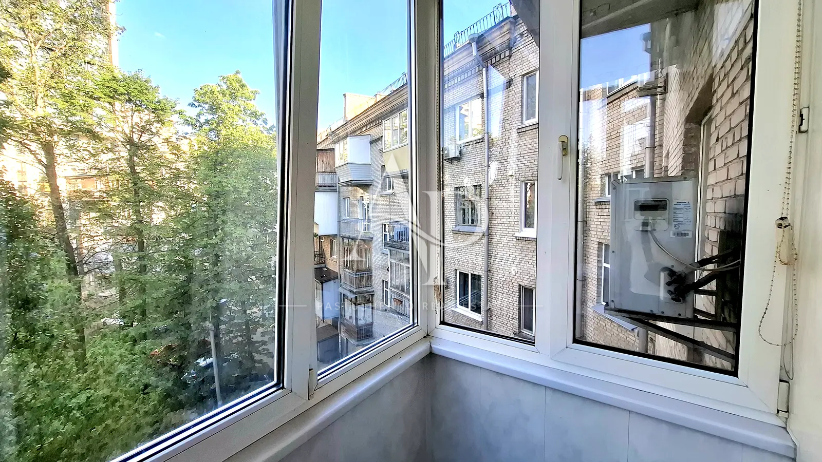 Продажа 3-комнатной квартиры 100 м², Митрополита Василия Липковского ул., 40