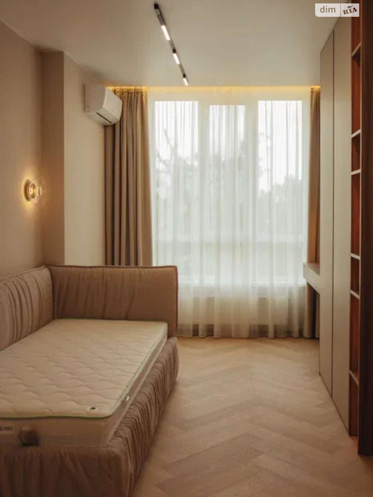 Продажа 2-комнатной квартиры 68 м², Каховская ул., 62А