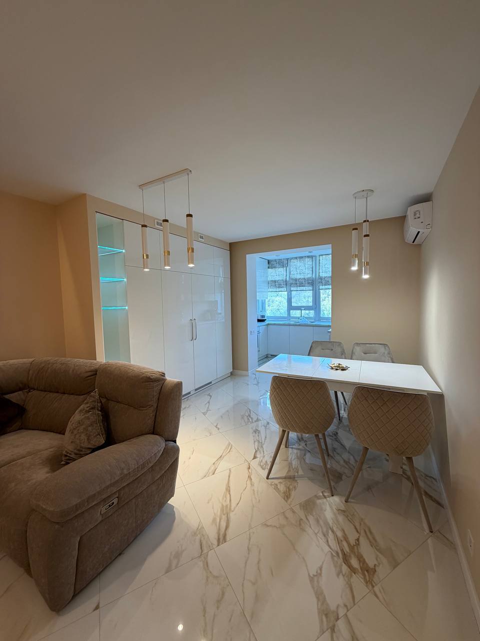 Аренда 3-комнатной квартиры 106 м², Мандрыковская ул.