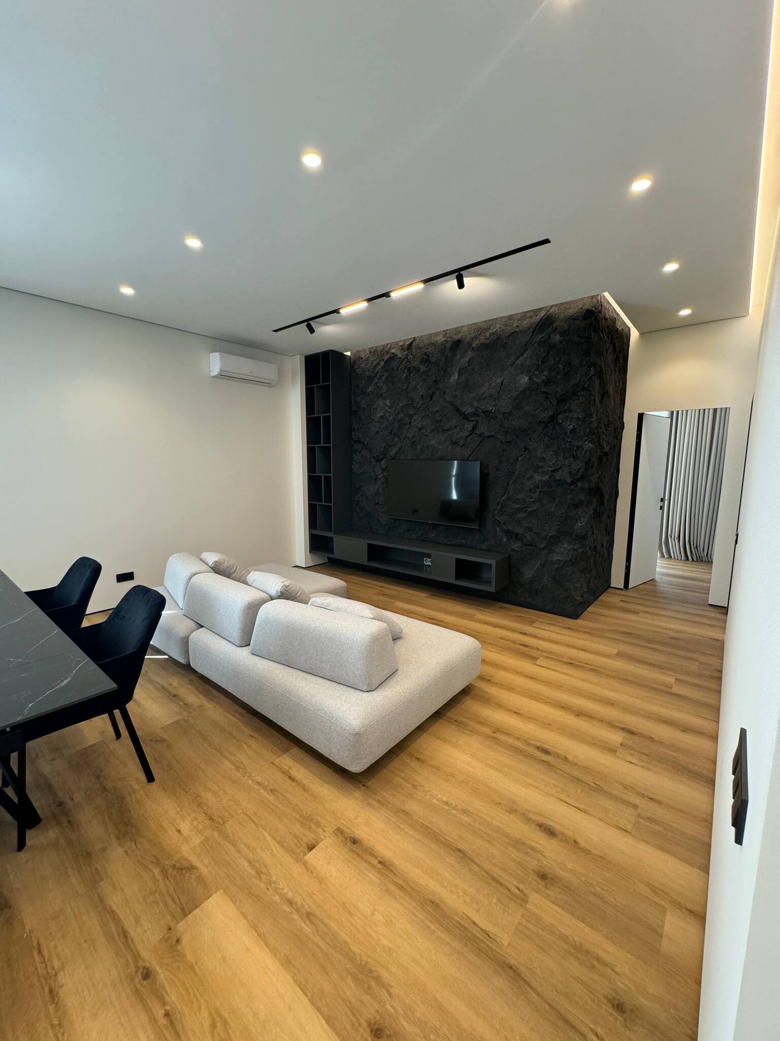 Аренда 3-комнатной квартиры 100 м², Гагарина просп.