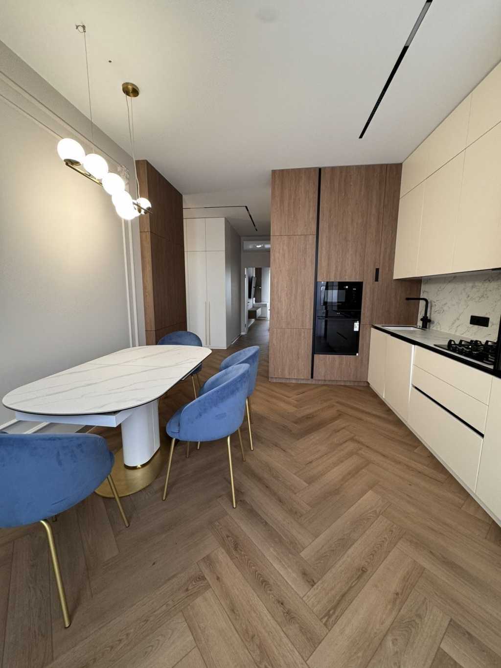 Продажа 2-комнатной квартиры 65 м², Метрологическая ул., 31