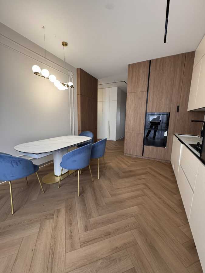 Продажа 2-комнатной квартиры 65 м², Метрологическая ул., 31