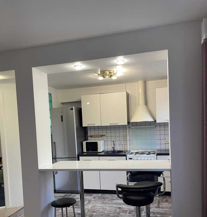 Продажа 3-комнатной квартиры 63 м², Набережная Победы ул., 98