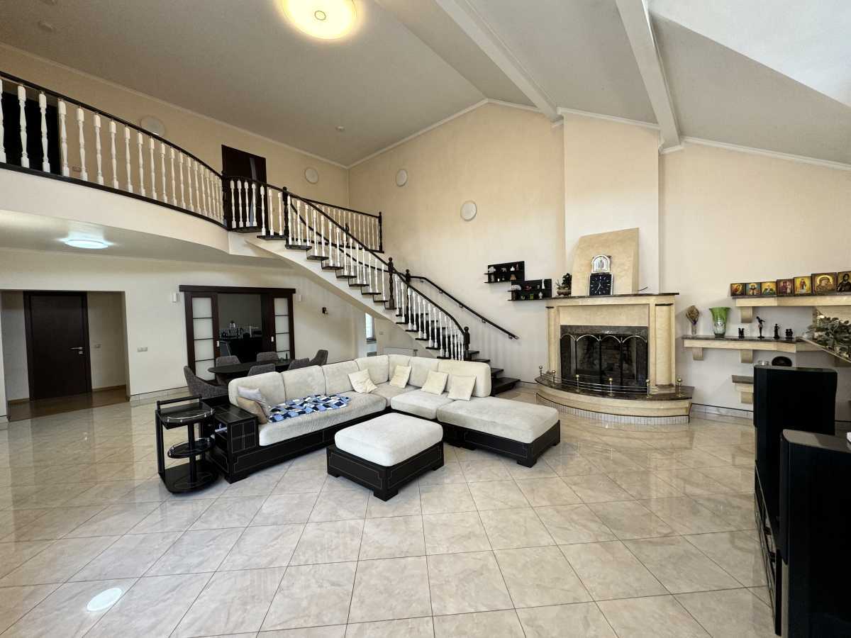 Продаж будинку 380 м², Центральна вул.