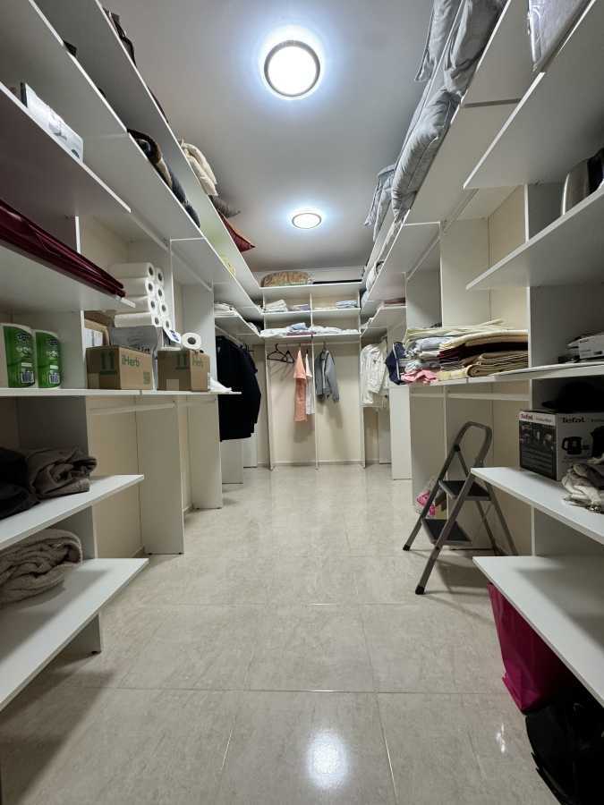 Продаж будинку 380 м², Центральна вул.
