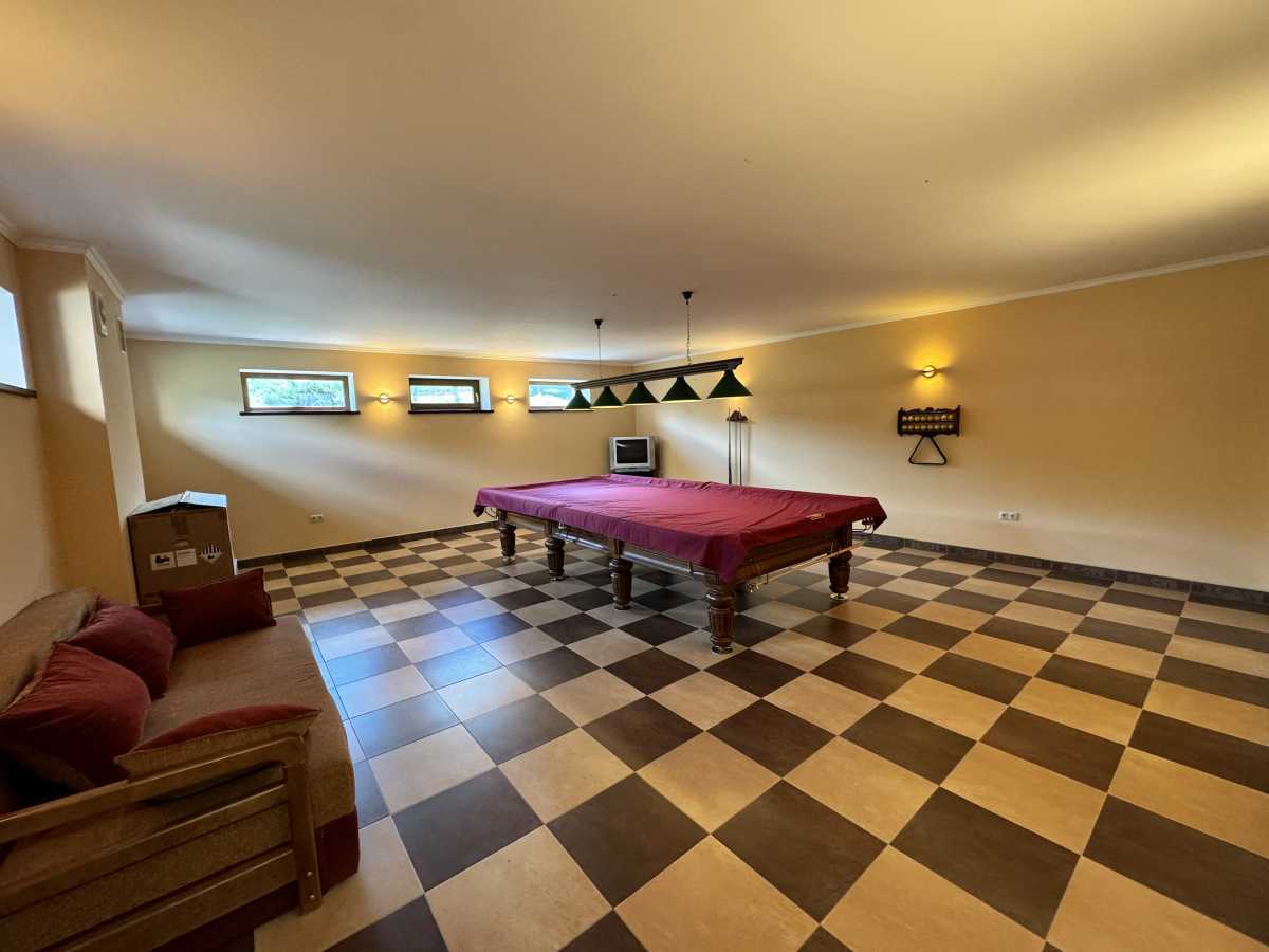Продаж будинку 380 м², Центральна вул.