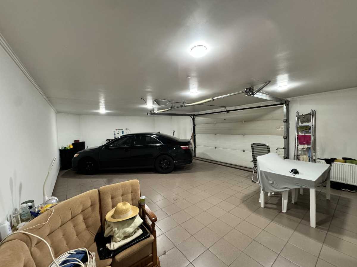 Продаж будинку 380 м², Центральна вул.