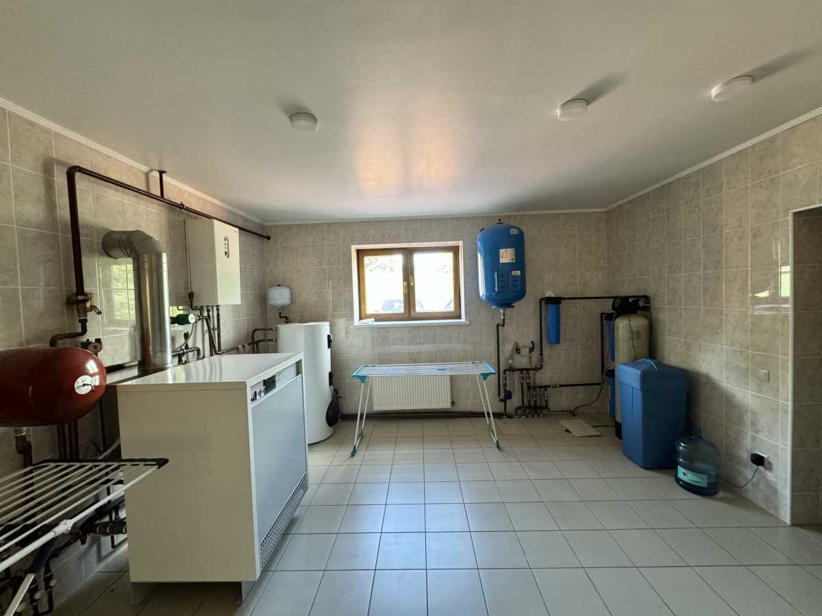 Продаж будинку 380 м², Центральна вул.