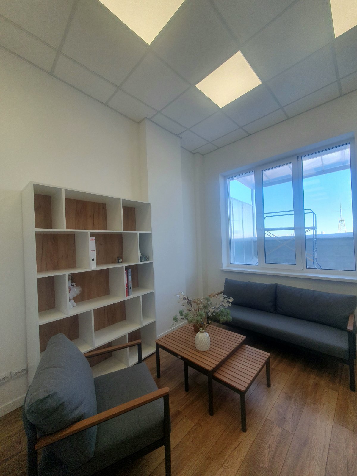 Оренда офісу 75 м², Костянтинівська вул.