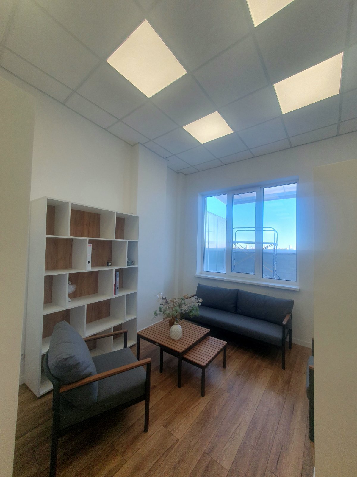 Оренда офісу 75 м², Костянтинівська вул.