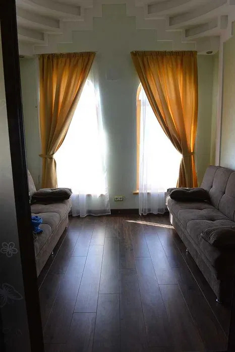 Оренда котеджу 350 м²