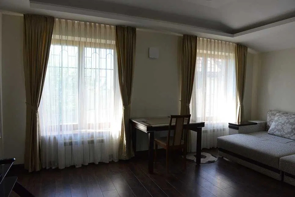 Оренда котеджу 350 м²