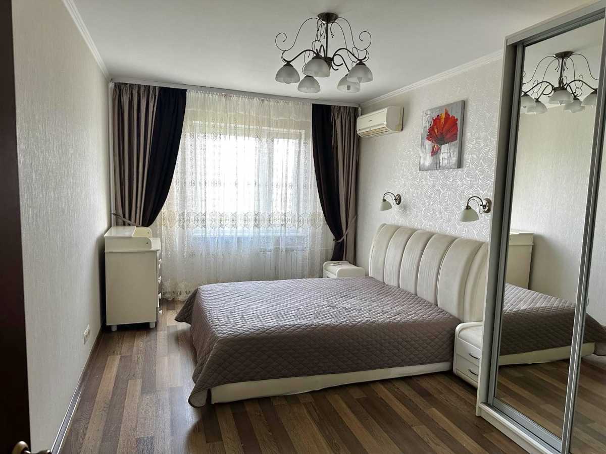 Оренда 3-кімнатної квартири 93 м², Василя Порика просп., 7Б