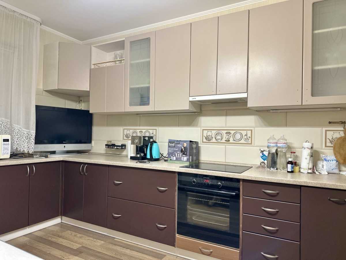 Оренда 3-кімнатної квартири 93 м², Василя Порика просп., 7Б