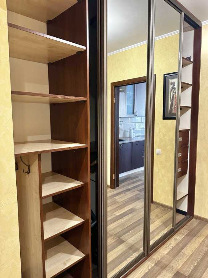 Оренда 3-кімнатної квартири 93 м², Василя Порика просп., 7Б