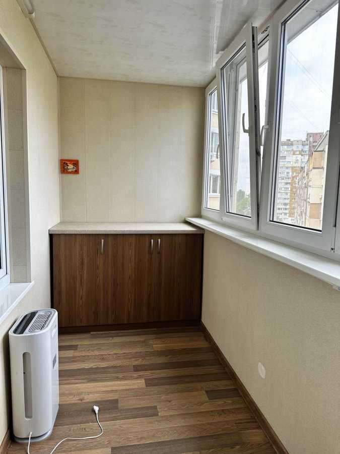 Оренда 3-кімнатної квартири 93 м², Василя Порика просп., 7Б