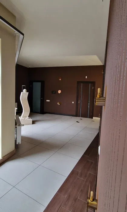 Оренда будинку 465 м²