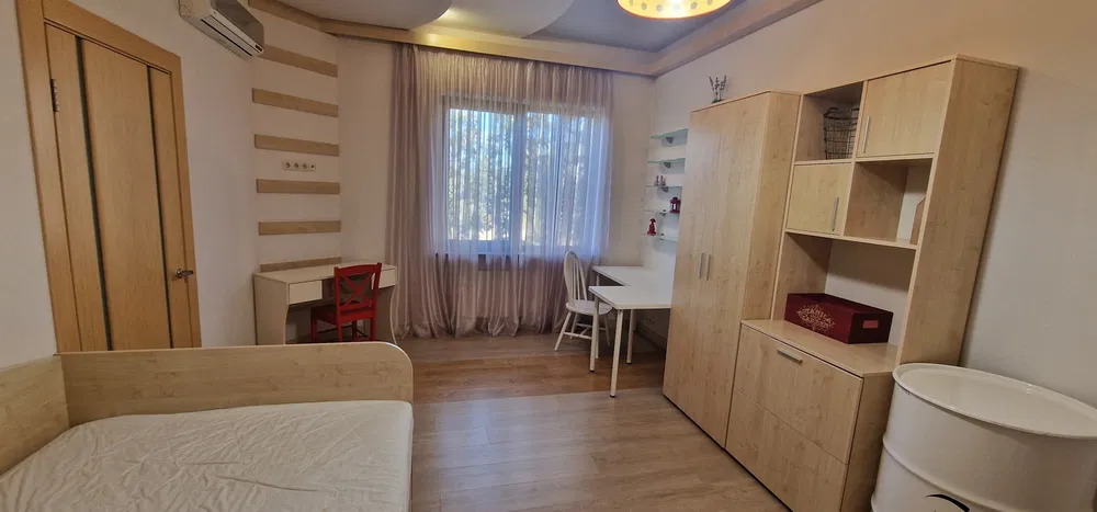 Оренда будинку 465 м²