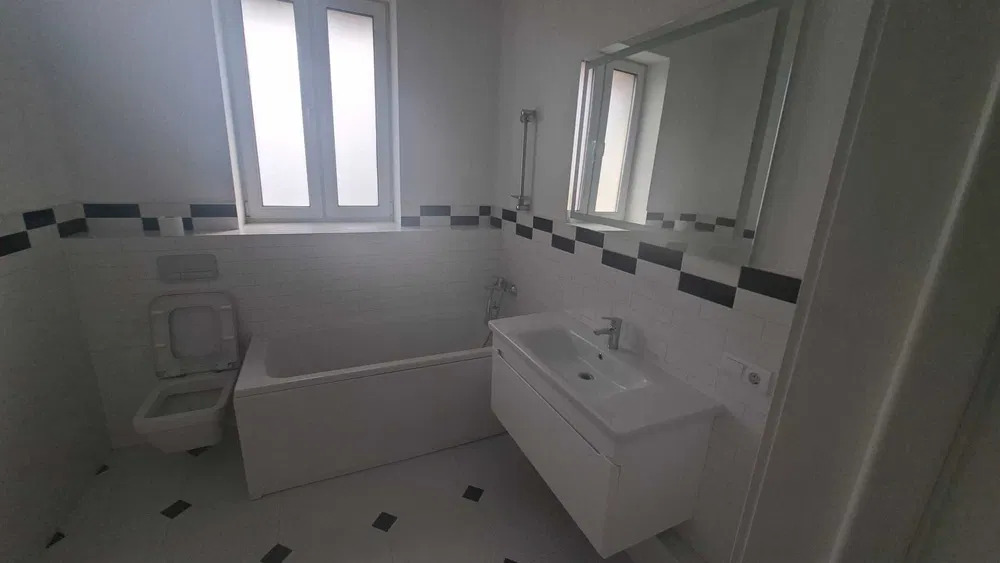 Оренда будинку 175 м², Постова вул.
